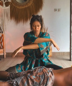 Частная массажистка Ленара 