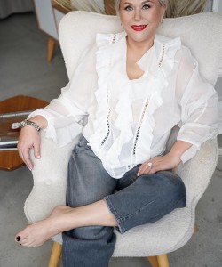 Частная массажистка Лара 